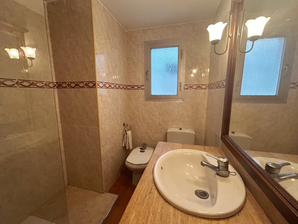 Piso económico en Benissa pueblo, amplio, luminoso y a 5 minutos del centro - 4