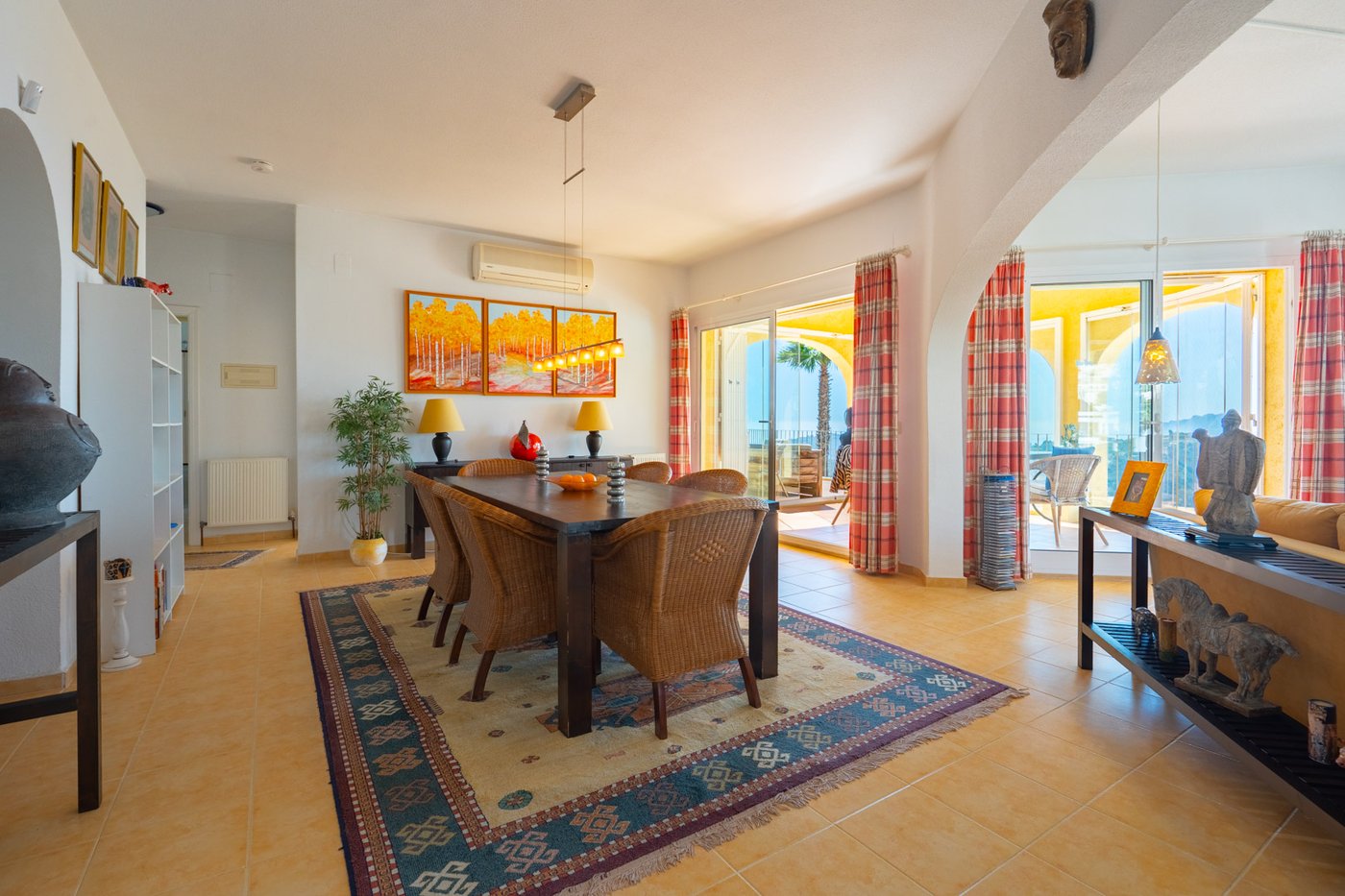 Traditional Villa with Guest Apartment and Panoramic Sea Views in Cumbre del Sol