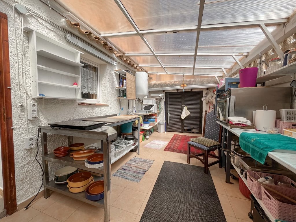 Casa en venda a Dénia amb llicència activa de restaurant a Las Marinas, a 500 m de la mar, km. - 31