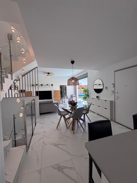 Property #RH21342 - 12