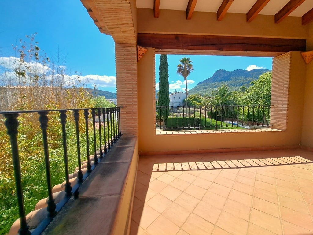 Villa familiar con piscina en venta en Orba - 35