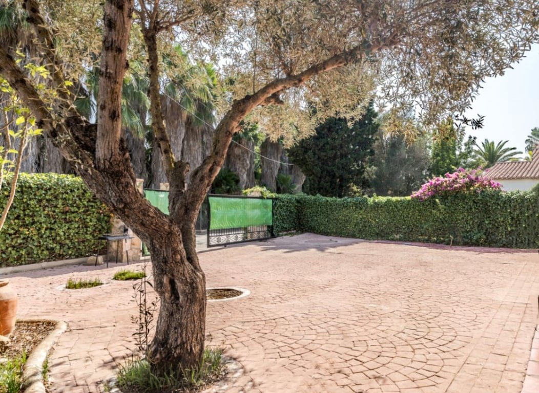 Property #RH20782 - 15