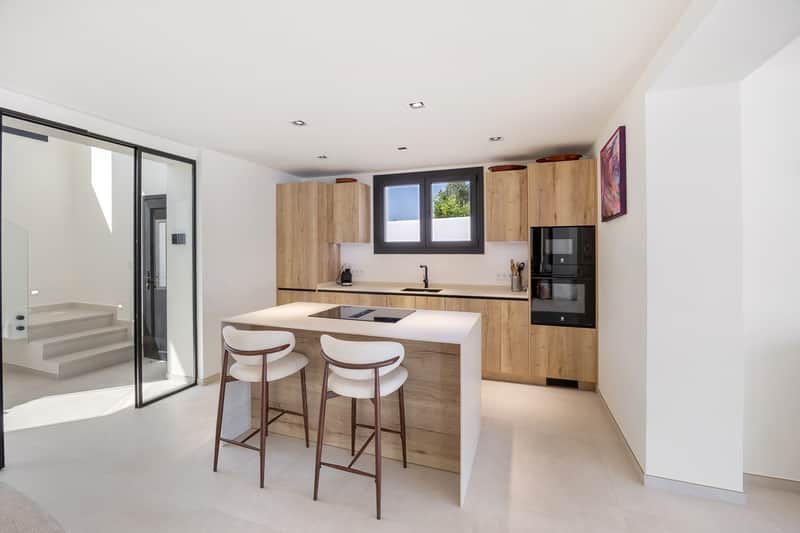 Ruime moderne villa met privézwembad in Jávea