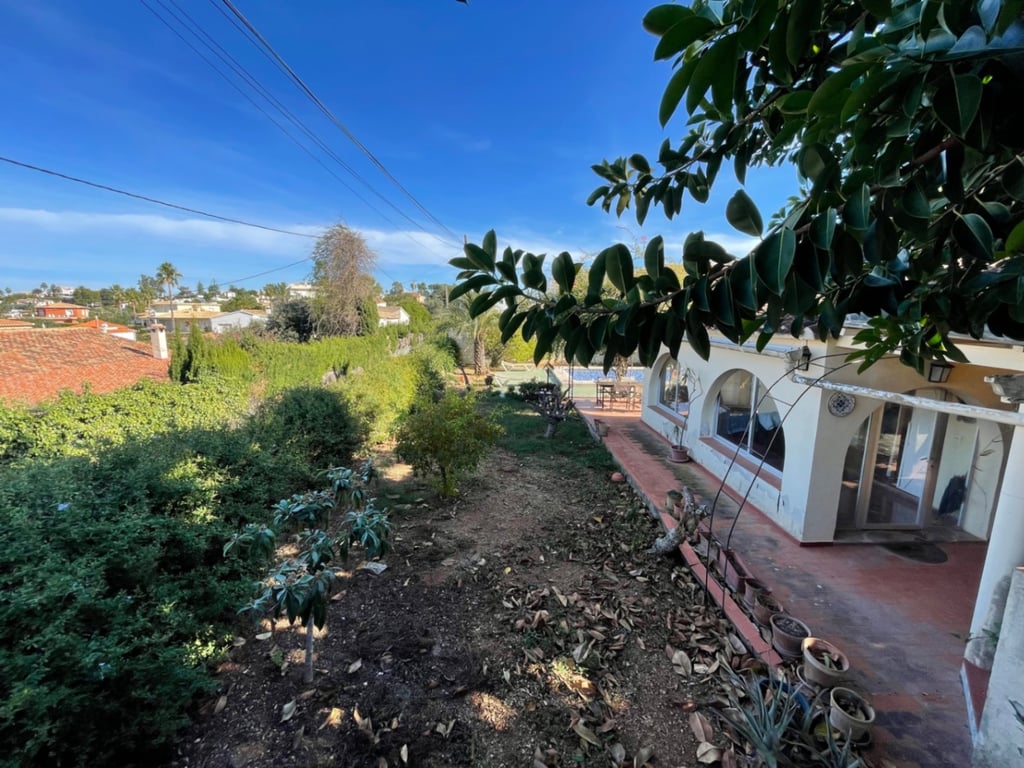 Denia. Chalet en buena área para reformar en venta - 51