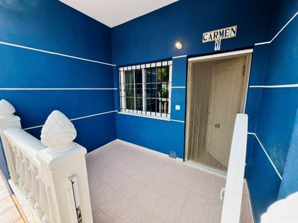 Gelijkvloers appartement met 3 slaapkamers, terras en gemeenschappelijk zwembad in La Mata