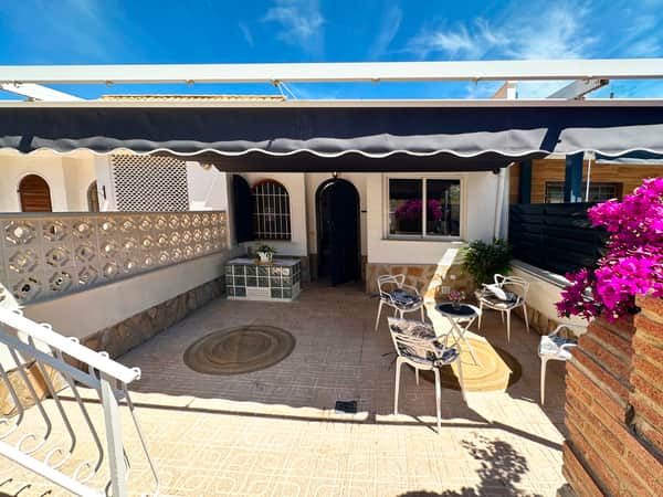 Rijwoning met 3 slaapkamers in Orihuela Costa