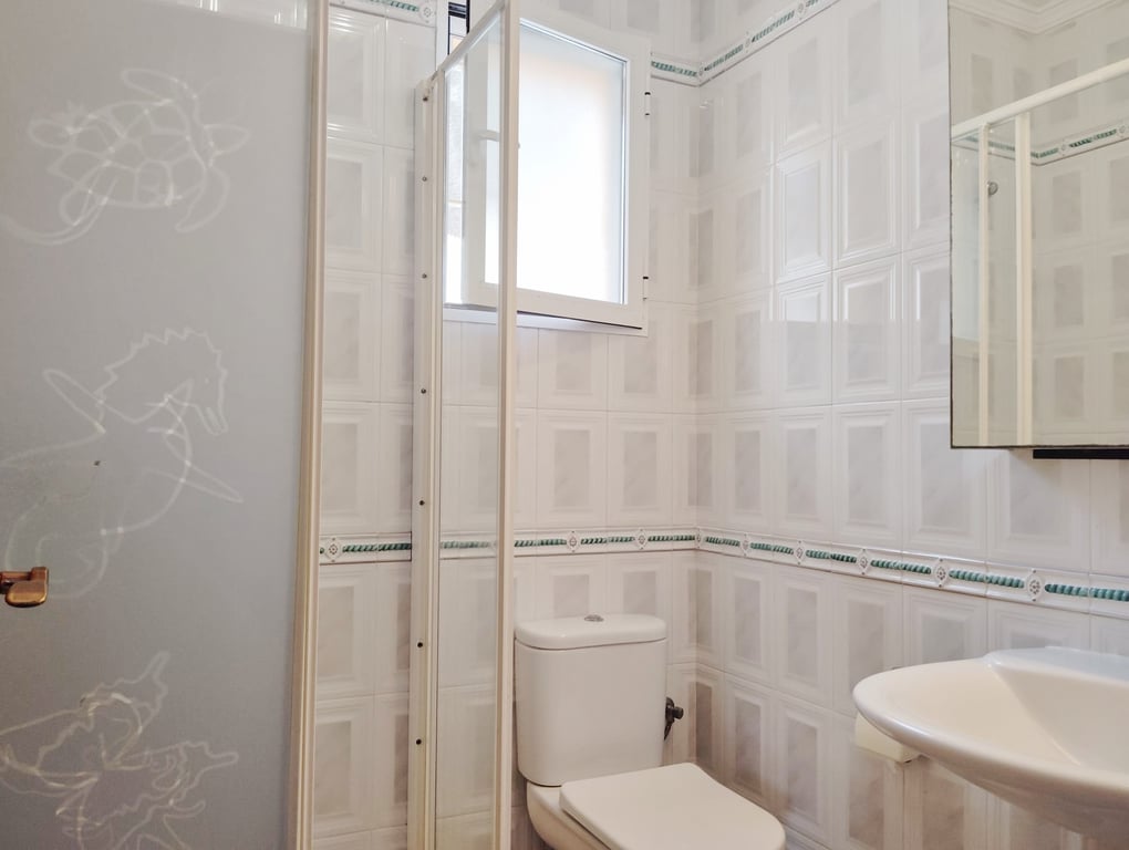 Villa en venta con 4 dormitorios y piscina en Calpe, con vistas al mar. - 13