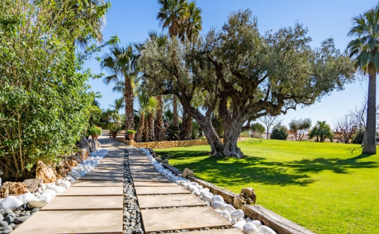 Property #RH21084 - 15