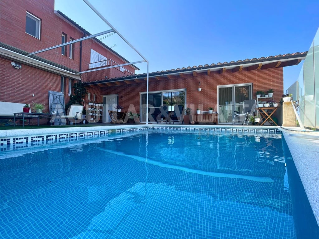 para dos familias con piscina - 73