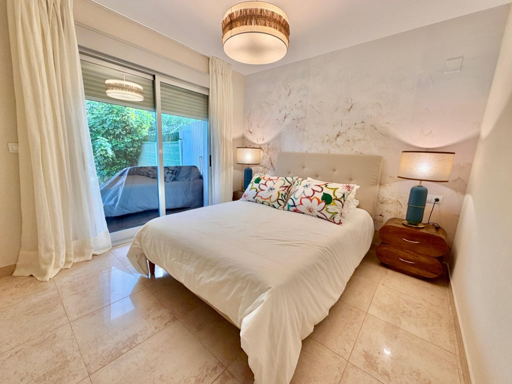 Apartamento reformado de 1 dormitorio en Denia con piscina comunitaria - 18