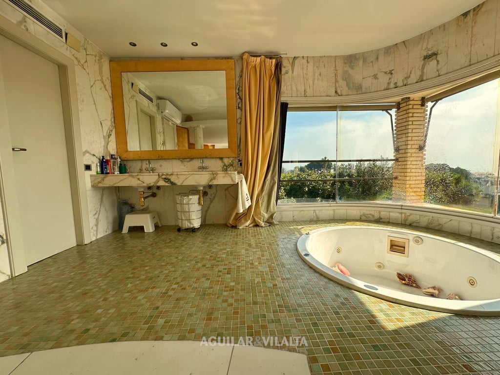 Exclusive villa in Can Teixidó with sea views - 65