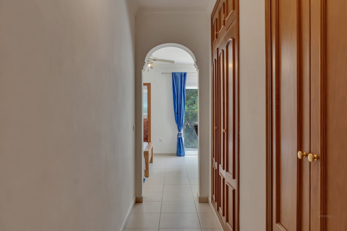 Villa con vistas abiertas en zona tranquila próxima al centro del pueblo de Jávea - 21