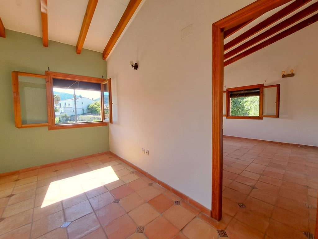 Villa familiar con piscina en venta en Orba - 32