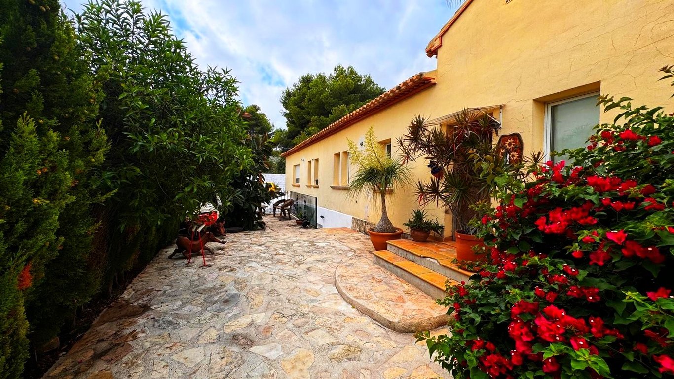 Villa a la venta en Javea con dos apartamentos independientes - 14