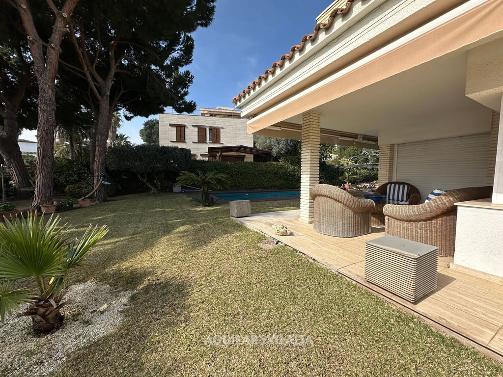 Exclusive villa in Can Teixidó with sea views - 39