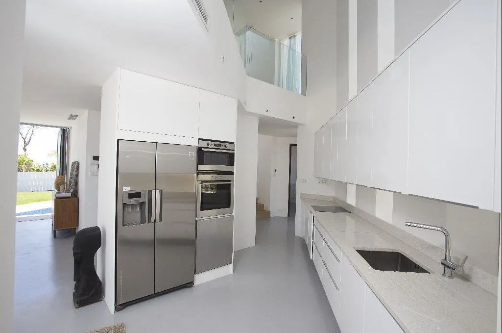 Lujosa Villa moderna en primera línea con impresionantes vistas al mar - 16