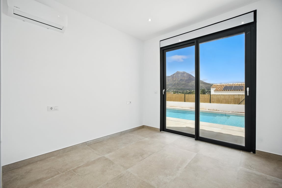 4-bed Villa in Jávea photo 24