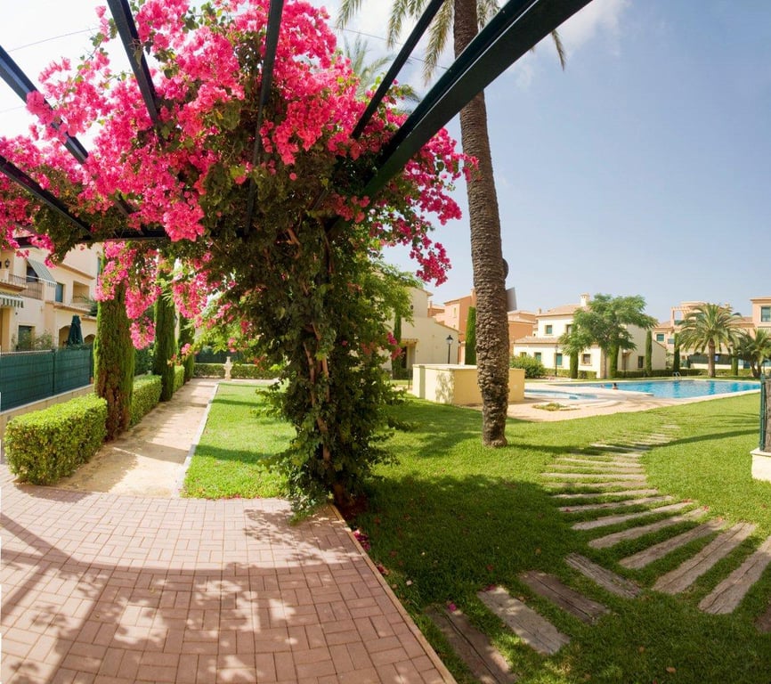 Àtic duplex orientat al sud al Port per lloguer d'hivern - 2