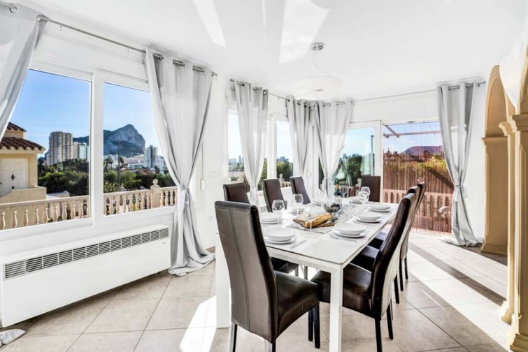 Agradable villa en venta en Calpe con vistas al Peñon - 10