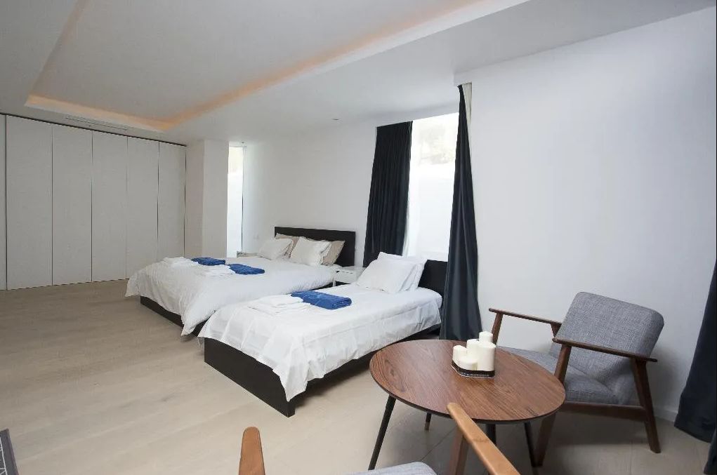 Lujosa Villa moderna en primera línea con impresionantes vistas al mar - 28