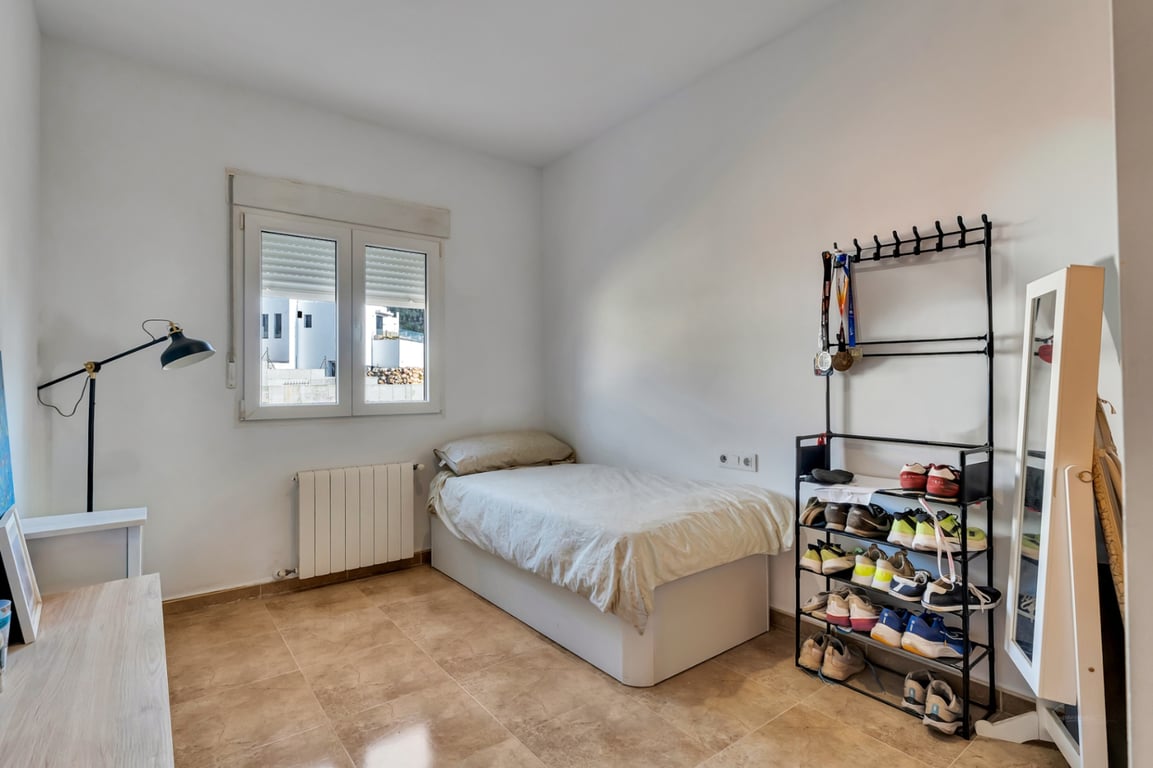 Adosado con una gran terraza con orientación Sur y piscina - 21