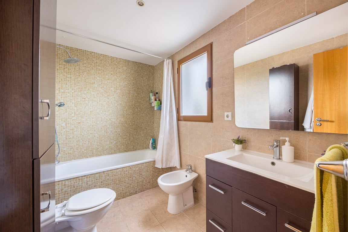 Property #RH20438 - 15