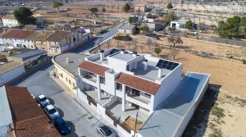 Nieuwbouwbungalow met solarium en zonnepanelen in Hondón de las Nieves — foto 25