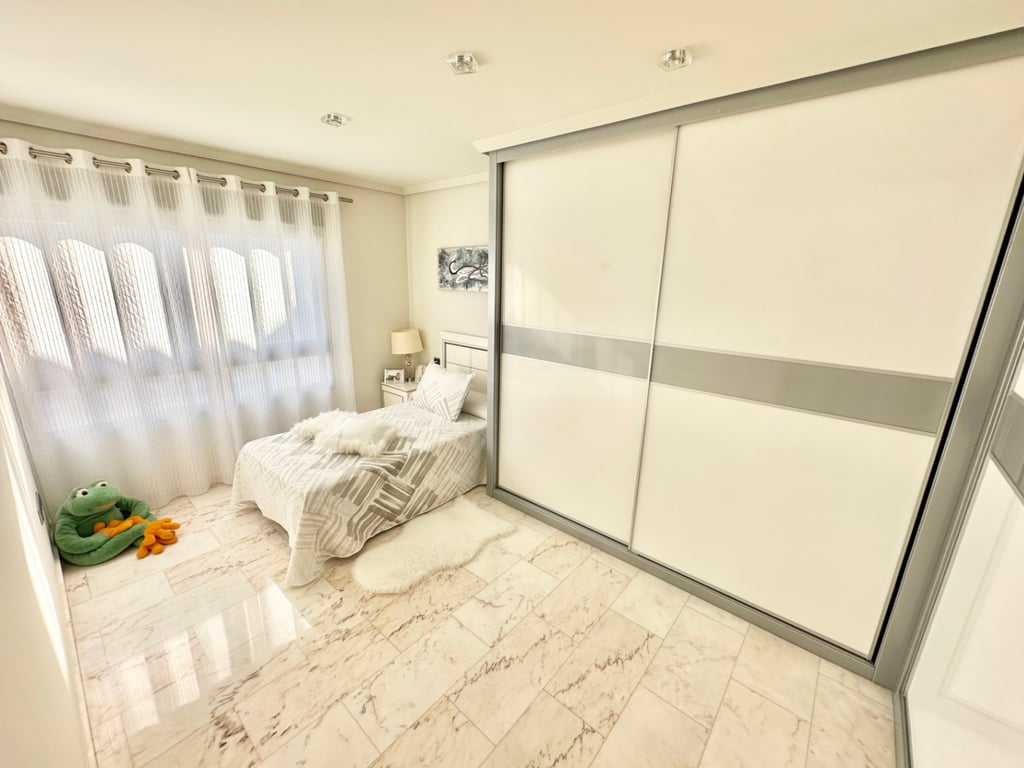 Espai, Llum i Disseny en una Casa Única a Pego - 27