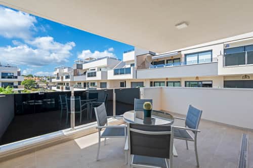 Gemeubileerd hoekappartement met 2 slaapkamers en groot terras in Villamartín — foto 5