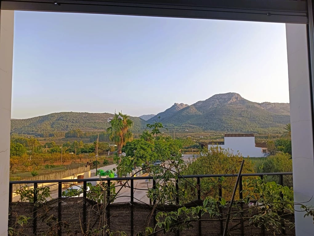 Casa semi adosada con encanto, garaje privado y amplia terraza en pleno corazón de Alcalalí - 11