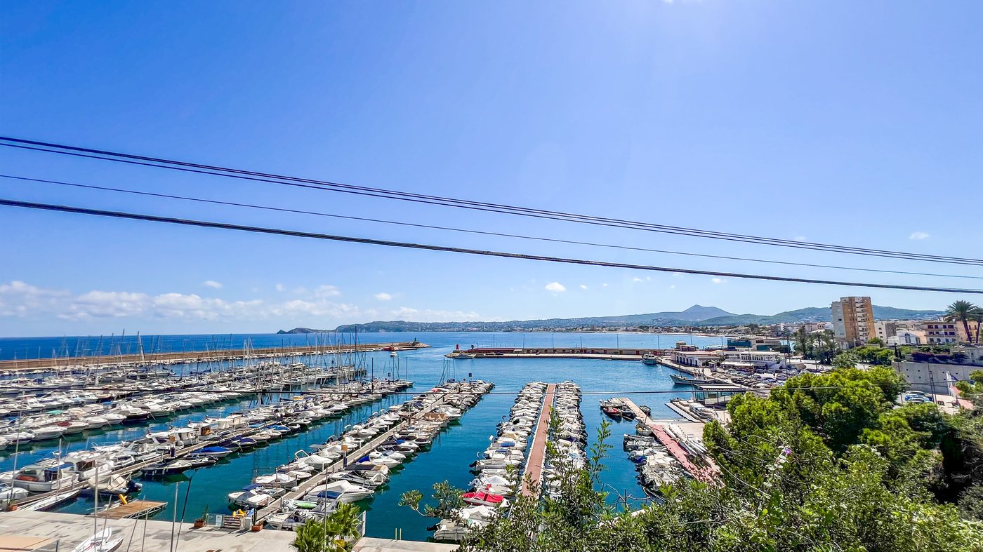 Villa Vallane — Frontline Port Villa in Jávea