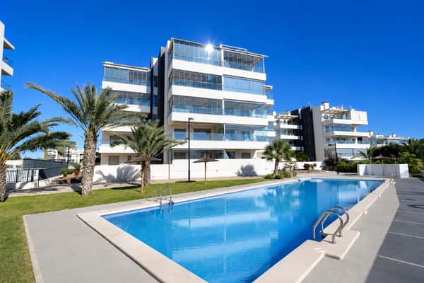 Luxe appartement in resort Green Hills, Villamartín