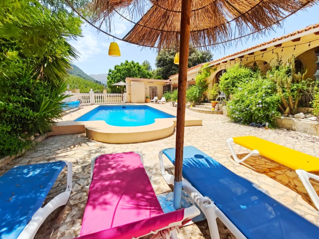 Finca a Castell de Castells en venda amb 5 habitacions, piscina i ampli terreny. - 29