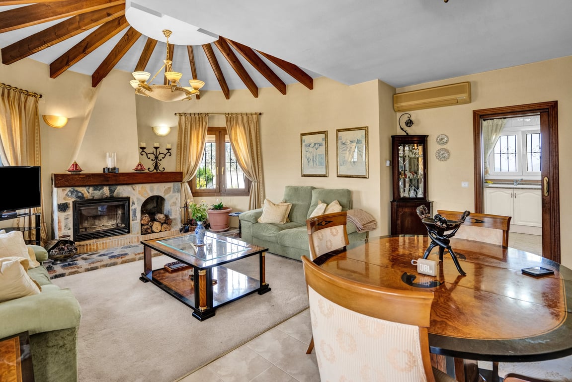 5-bed Villa in Murla photo 9