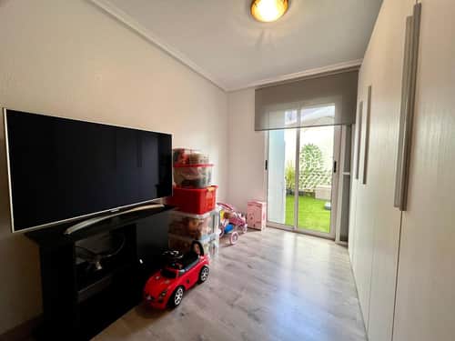 Appartement met 4 slaapkamers in Torrevieja — foto 27