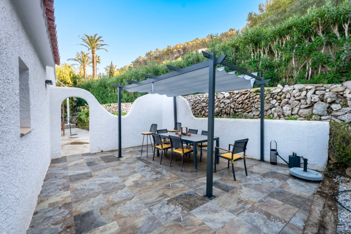 Villa a la venta en Jávea con vistas al mar y a poca distancia de la playa del Portixol - 9