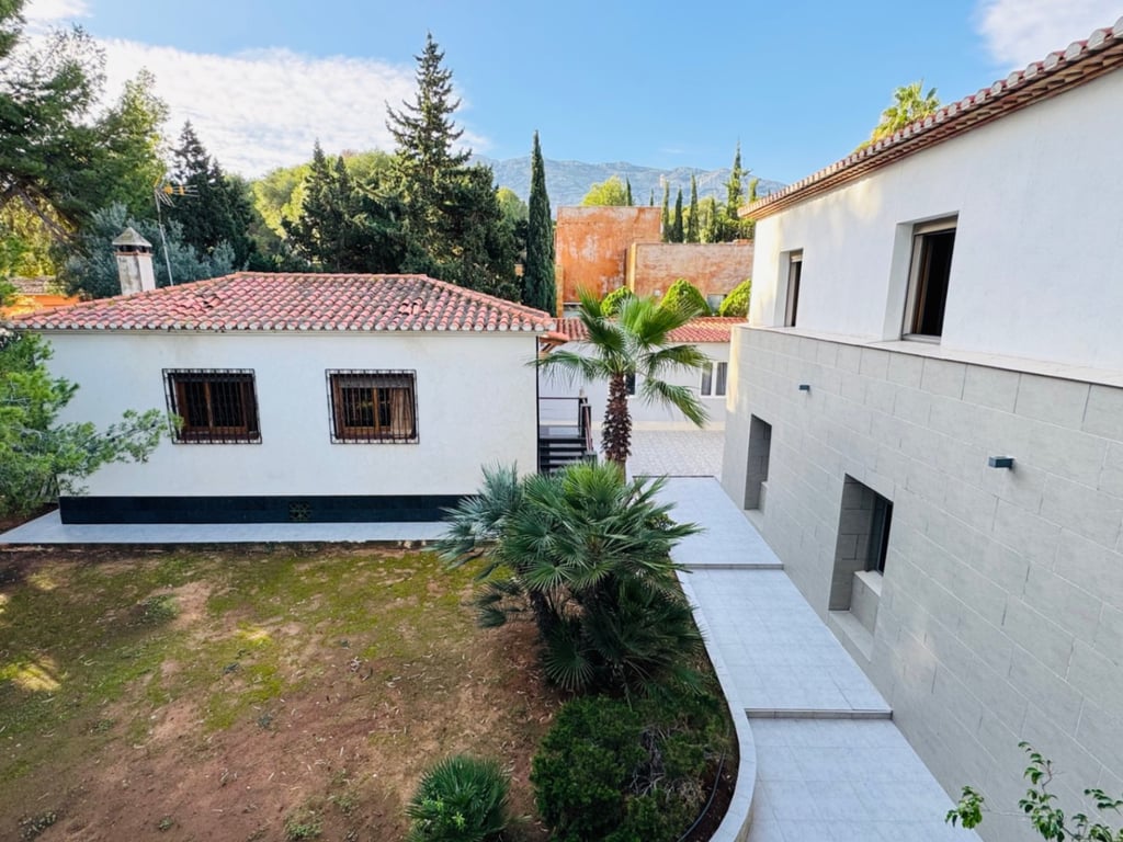 Dénia. Las Rotas. Villa grande con 2885 m2 parcela cerca del mar en venta - 46