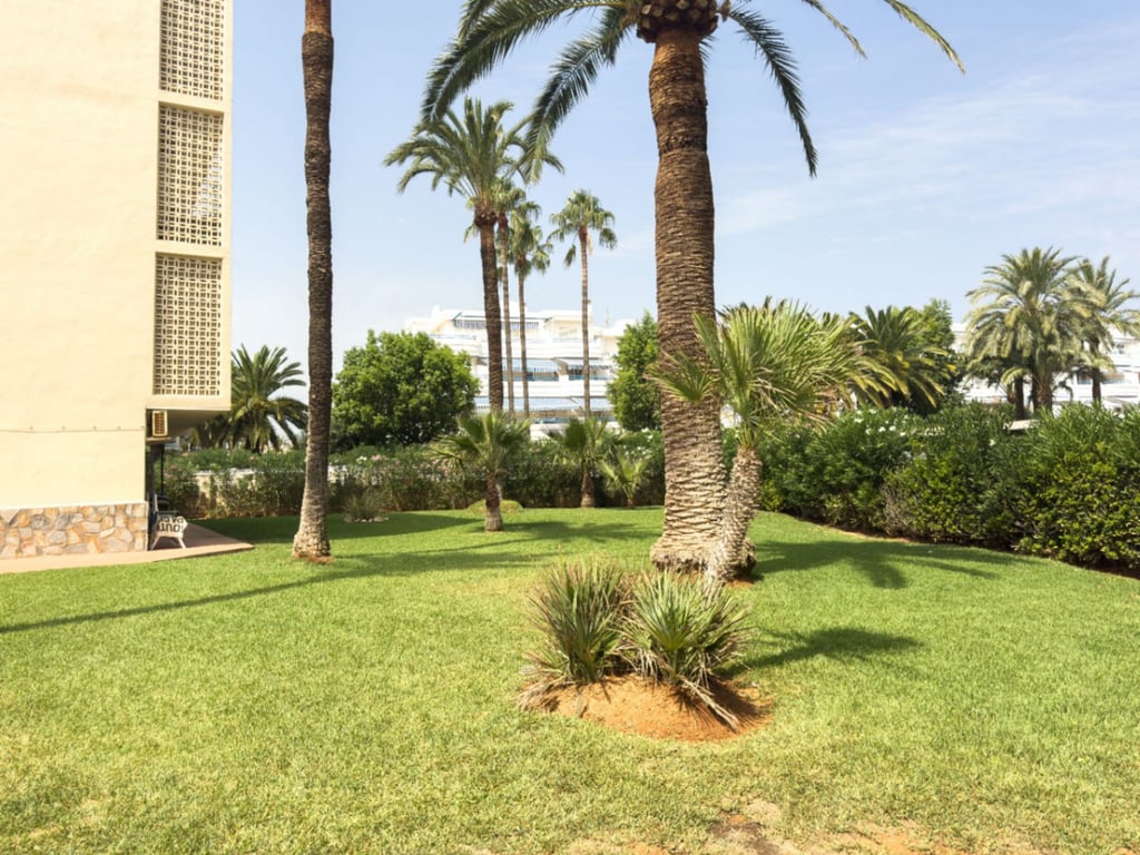 Apartamento en venta de 3 habitaciones con piscina en Denia - 29