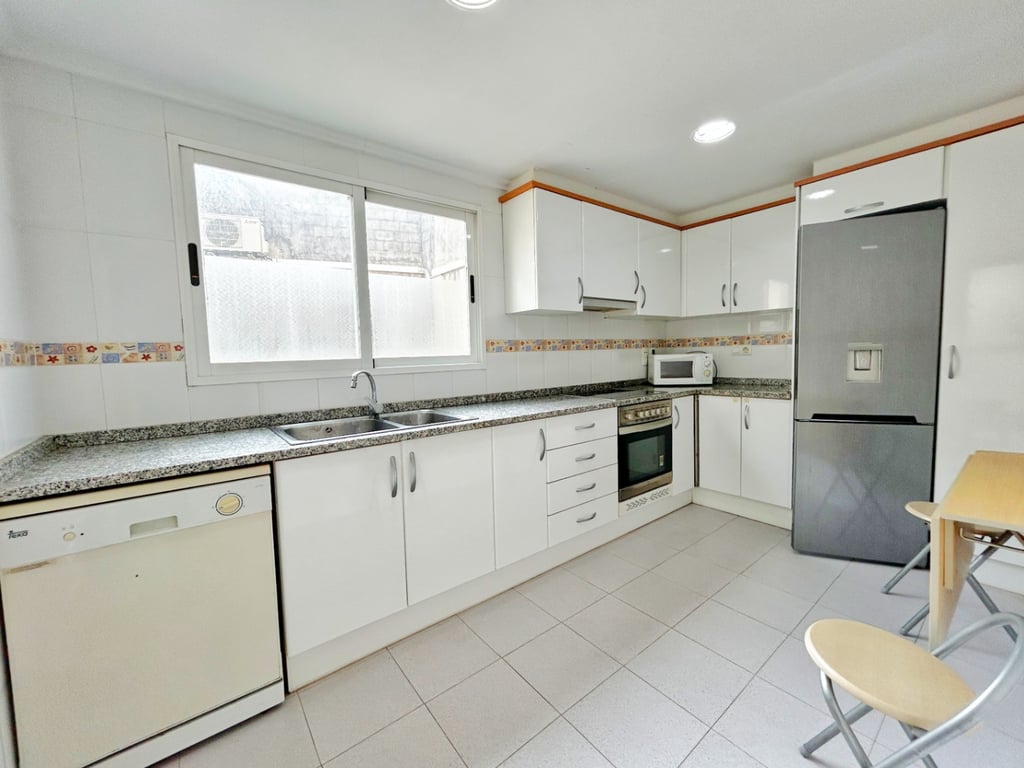 Ático en Oliva con vistas al mar, amplia terraza y garaje - 7