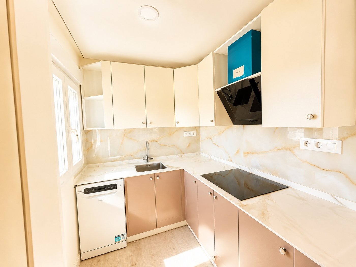 Top-floor renovated apartment in Miramar, Calpe — sea views & terrace