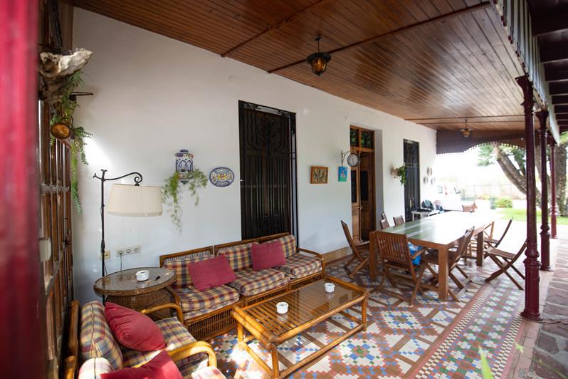 Venta Parcela urbana y Chalet - 8