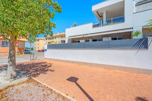 Rijwoning met 3 slaapkamers in Formentera del Segura — foto 37