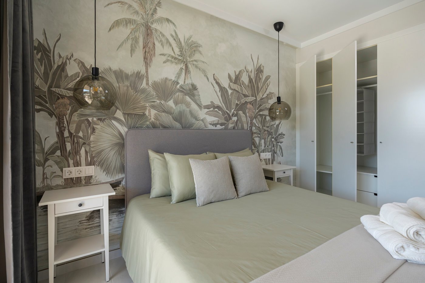 Stylish Apartment in Jávea with Sunny Terrace and Sea Proximity