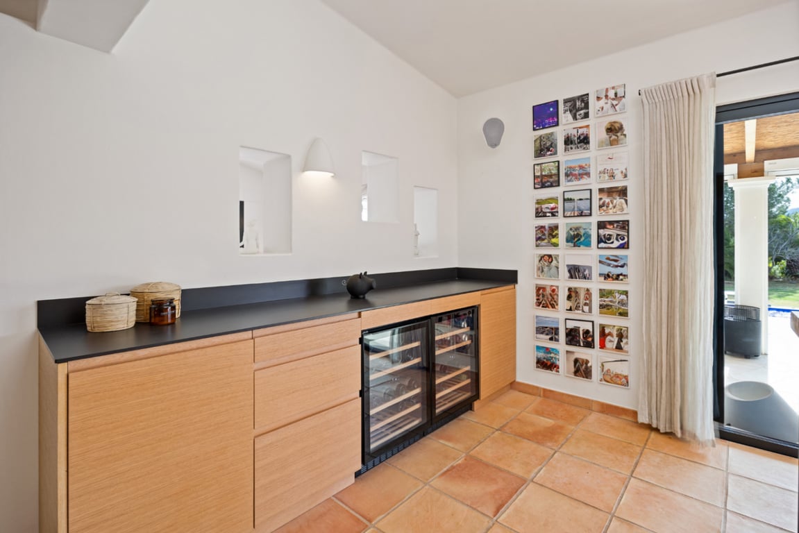 Villa reformada en la zona del montgo con casa independiente para invitados - 12