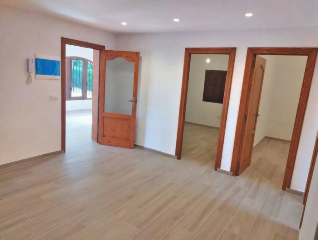 Oportunitat: Finca Rústica d'una Sola Planta a Prop de l'Arenal a Jávea | 4 Dormitoris, 1.500 m² de Parcel·la | Només 519.000 €! - 5