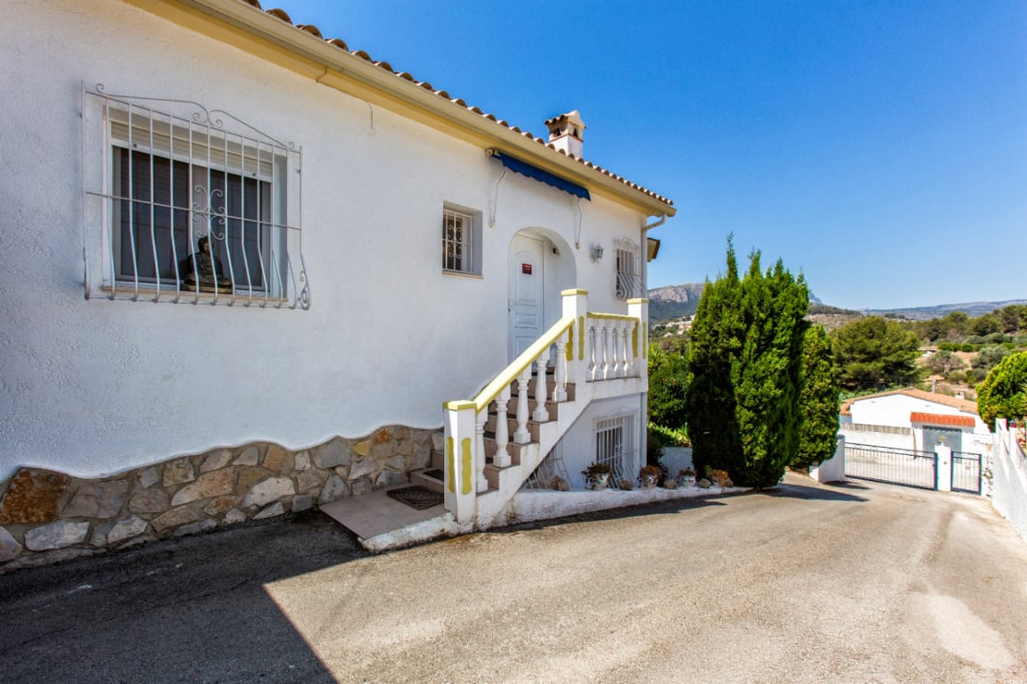 Villa tranquila con vistas a la montaña en venta en Calpe - 28