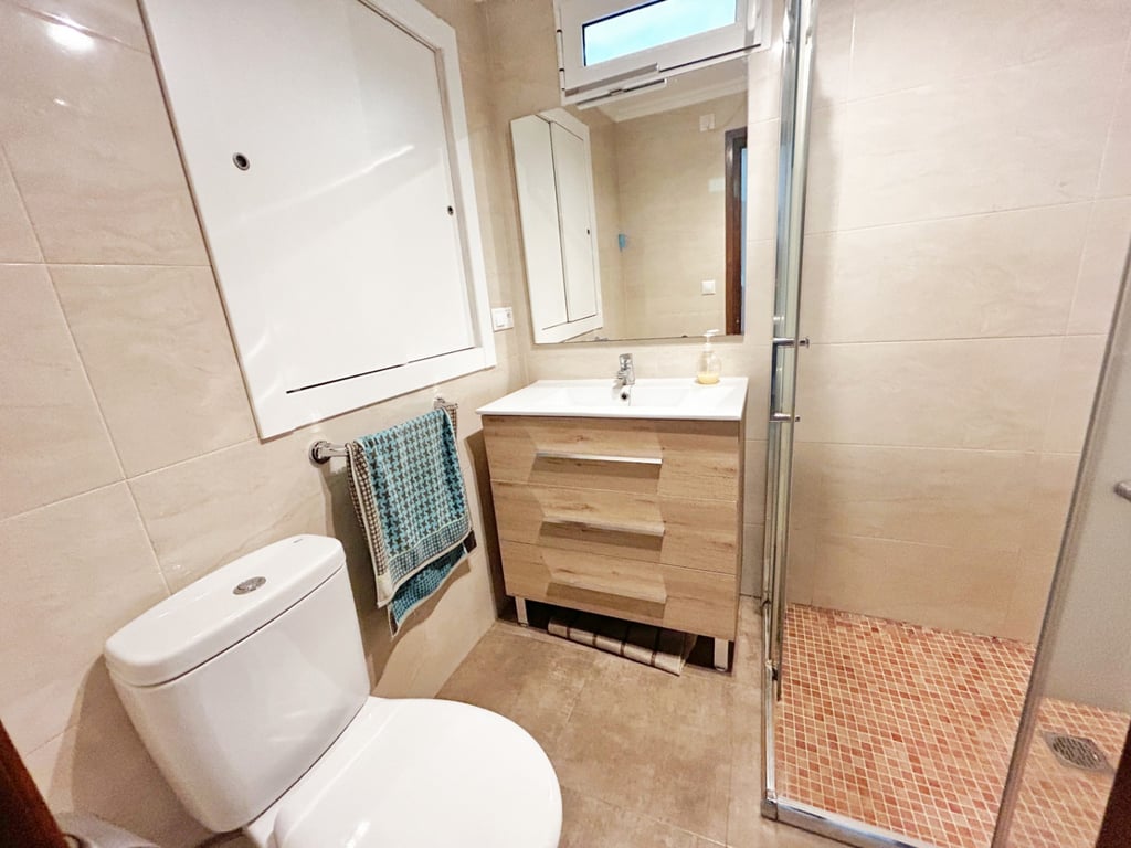 Chalet de campo a la venta en Pedreguer con piscina y jardín - 4 hab - 8