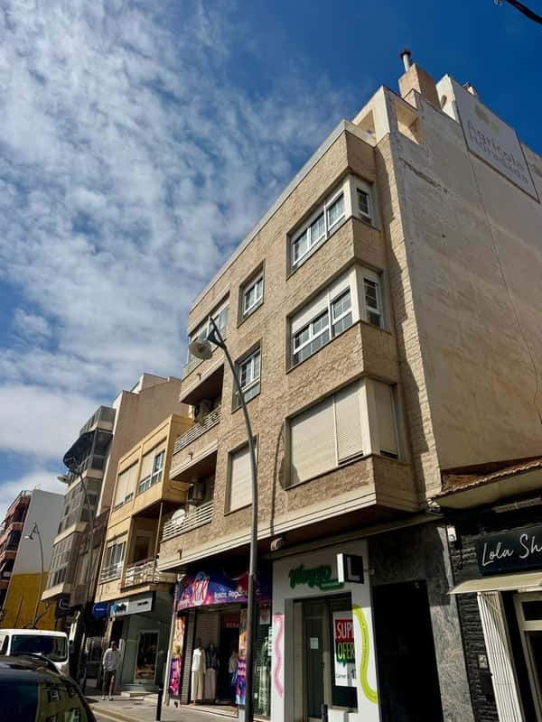 Appartement met 5 slaapkamers in Torrevieja
