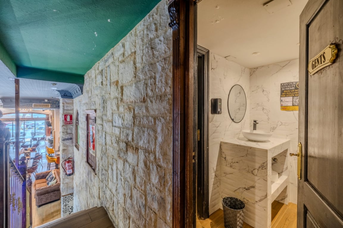 Traspaso de Pub con perfecta ubicación el Arenal de Jávea - 38