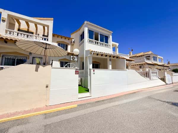 Rijwoning met 3 slaapkamers in Orihuela Costa